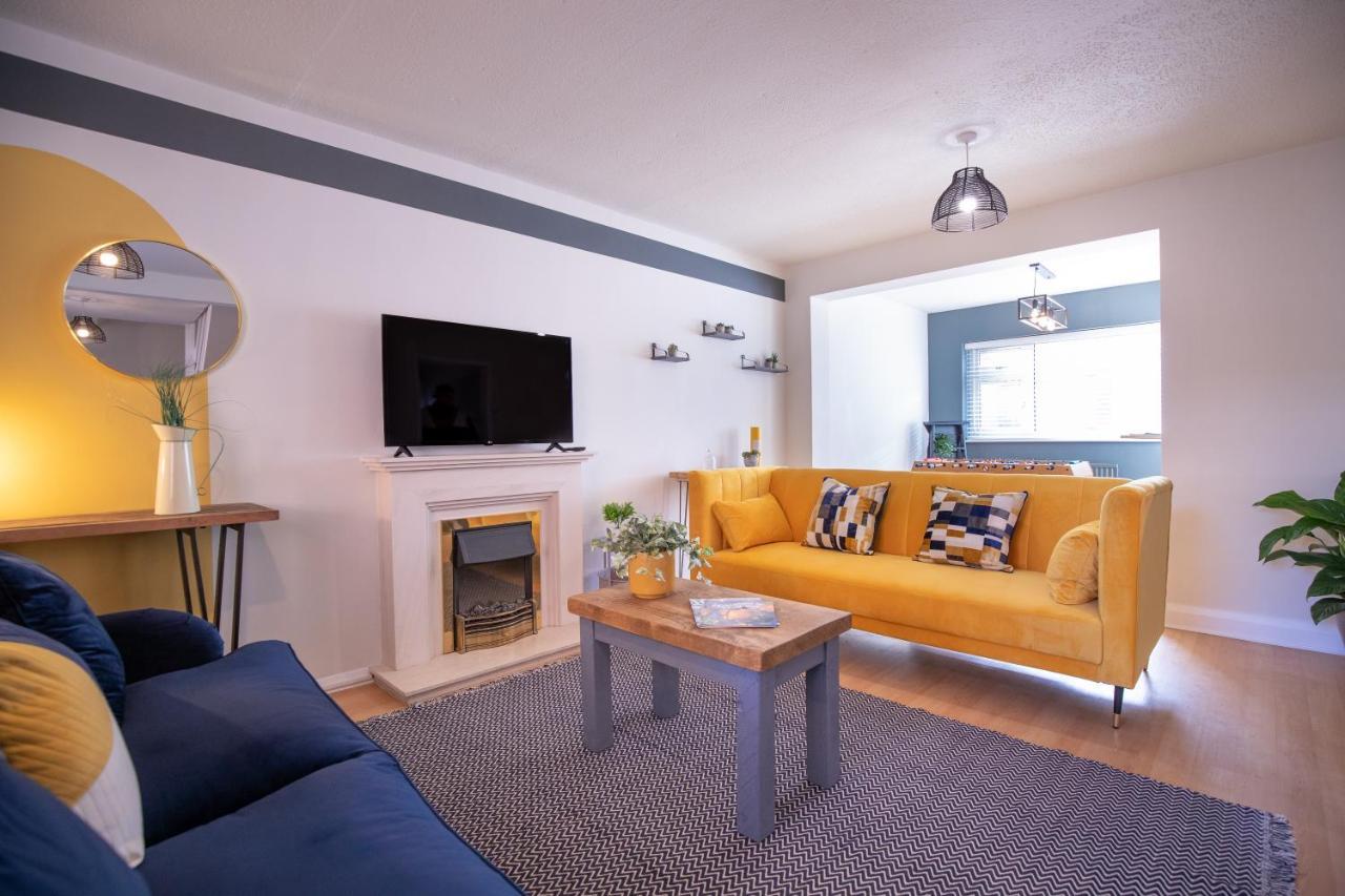 Saltbox Properties- Large!! 3 Bed, 3 Bath House, Parking, Fast Wifi, Town Centre Location! Sleeps 6 Ashby-de-la-Zouch Bagian luar foto